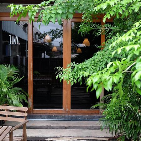 Tiny Hostel Bangkok Exterior foto